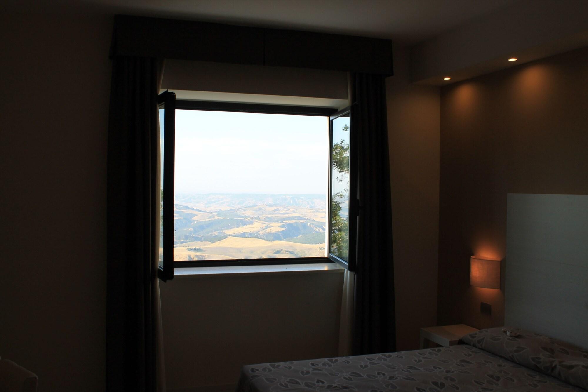 Hotel Ristorante Mariano Stigliano  Exteriér fotografie